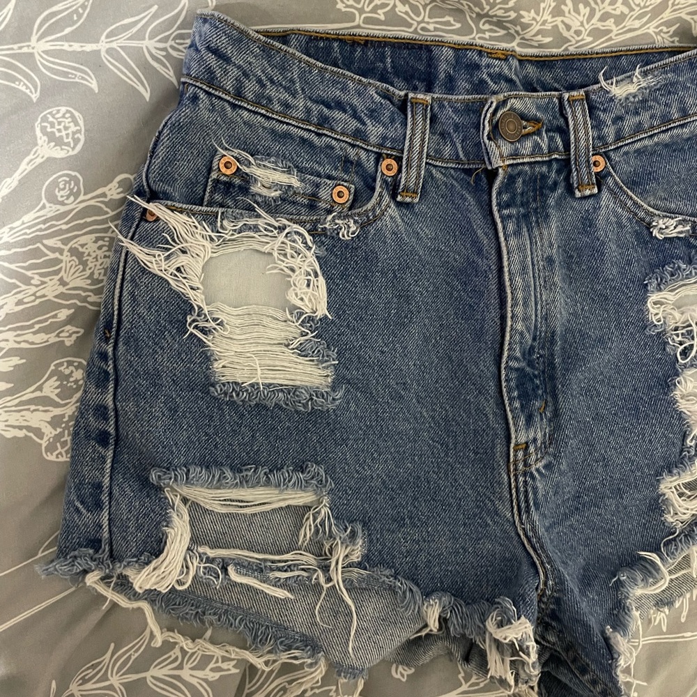Levi’s Vintage Distressed Shorts Gem
